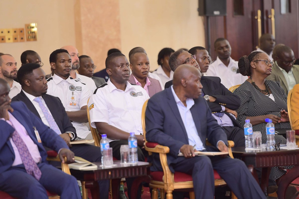 President <a href="/KagutaMuseveni/">Yoweri K Museveni</a> engaged scientists led by Hon <a href="/DrMusenero/">Dr. Monica Musenero Masanza</a>, praising progress in electric vehicles, diagnostics, natural medicine, and machine innovations, and urging them to leverage Uganda’s traditional knowledge without hiding behind colonialism excuses.