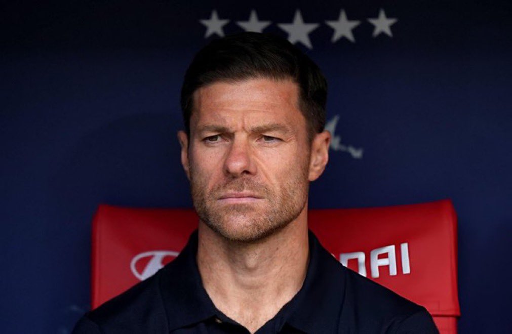 نفس الخوف اللي يحصل لأنشيلوتي لما يقابل اتلتيكو حصل لتشابي .. سيبايوس ومستونانو يقدمون أحلى مستوى يخليهم دكة ويدخل الغير جاهز بيلنغهام ويبقي الفاشل من بداية الموسم فالفيردي .. وفي قمة عطاء غولير يخرجه وينزل كمافينغا .. كل ما لا يجب فعله فعله تشابي في أول اختبار حقيقي له !!