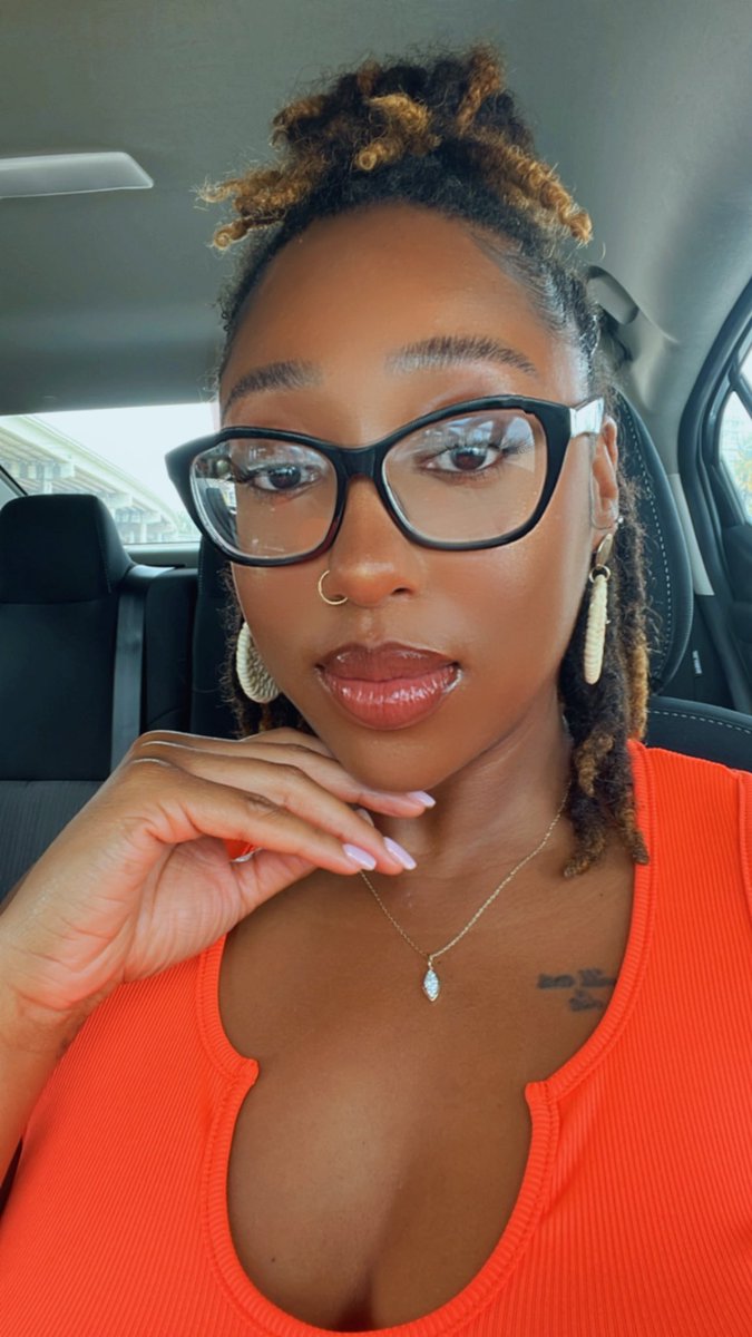 Laura Loomer is 32. I am 32. 
Remember, Hate ages you.