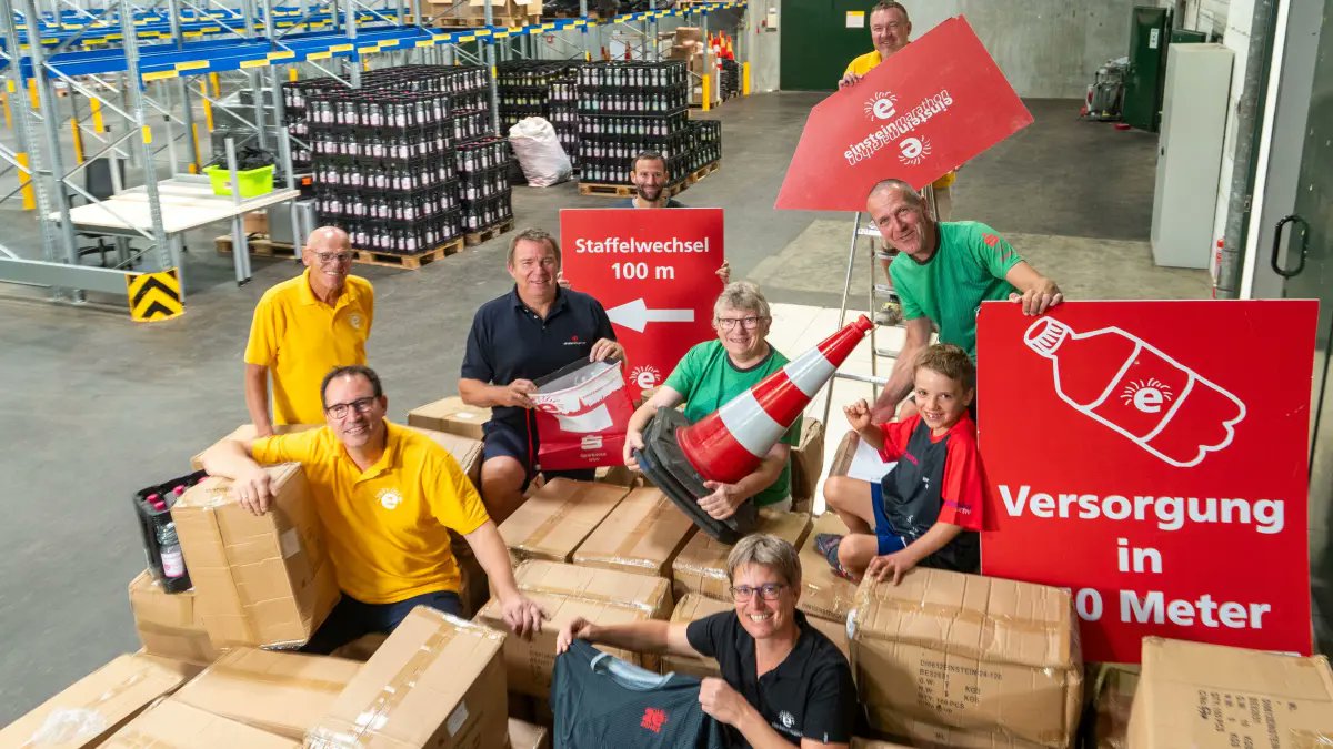 SWPde_bot's tweet image. #EinsteinMarathon #Versorgungsstand #Ulm #NeuUlm #Pylone Einstein-Marathon 2025: Nichts geht ohne Freiwillige: Barbara Eberle ist die „Einstein-Marathon-Fee“ swp.de/lokales/ulm/ei…