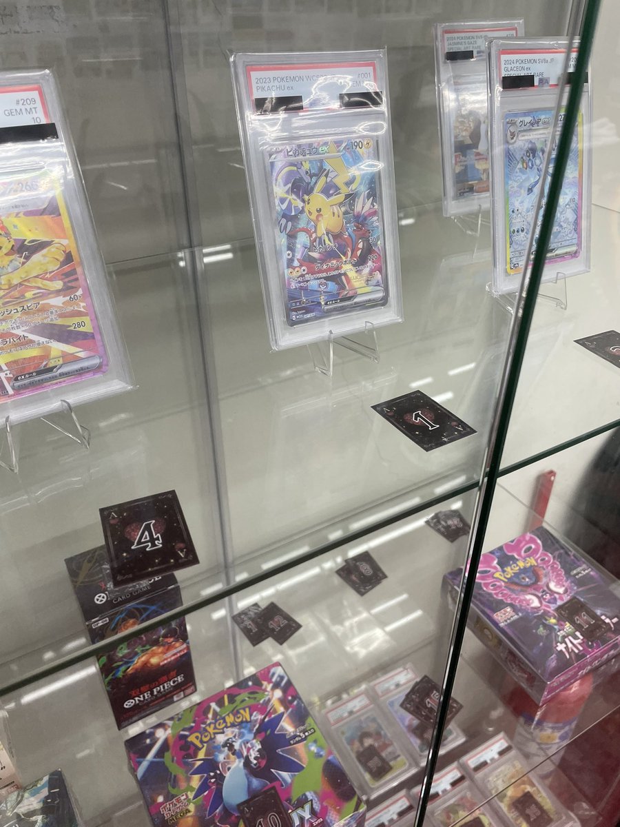 1000円自動販売機‼️
ハズレが減ってきております‼️

是非チャレンジお待ちしてます♪