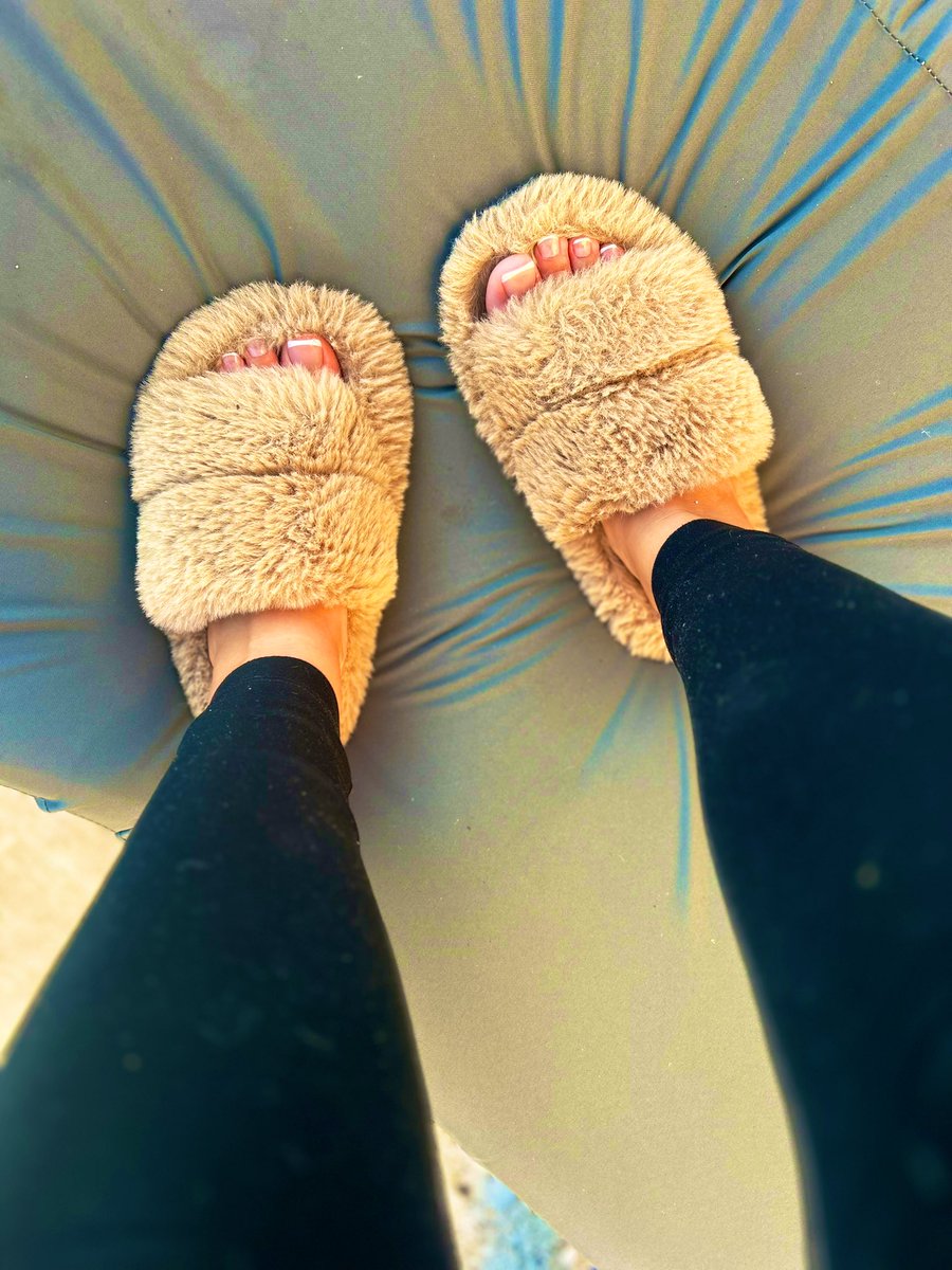 Keeping it cozy in my favorite pair of fluffy slippers 🧦. Sometimes, all you need is a little bit of comfort and a whole lot of me-time!

#footfetish #toefetish #sexyfeet 

<a href="/IPayLadiesToWa1/">I pay Girls to walk all over me-Essex Doormat</a> <a href="/rt_domm/">RT Femdom & Feet models 6k</a> <a href="/FeetFindomRTs/">Retweeting The Feet 👣</a> <a href="/EliteFeetStreet/">EliteFeetStreet 🇬🇧 (21K) EFS</a> <a href="/marvelguy1991/">🕷️🕸️MarvelSoles&ToesUniverse🕷️🕸️</a> <a href="/MummysKnickers/">Buster</a>