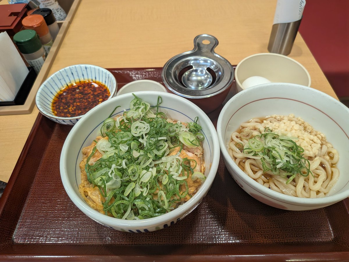 roro96_DDR's tweet photo. 夜勤中に風船とんだから今夜はなか卯 https://t.co/UQJqhX9ICJ