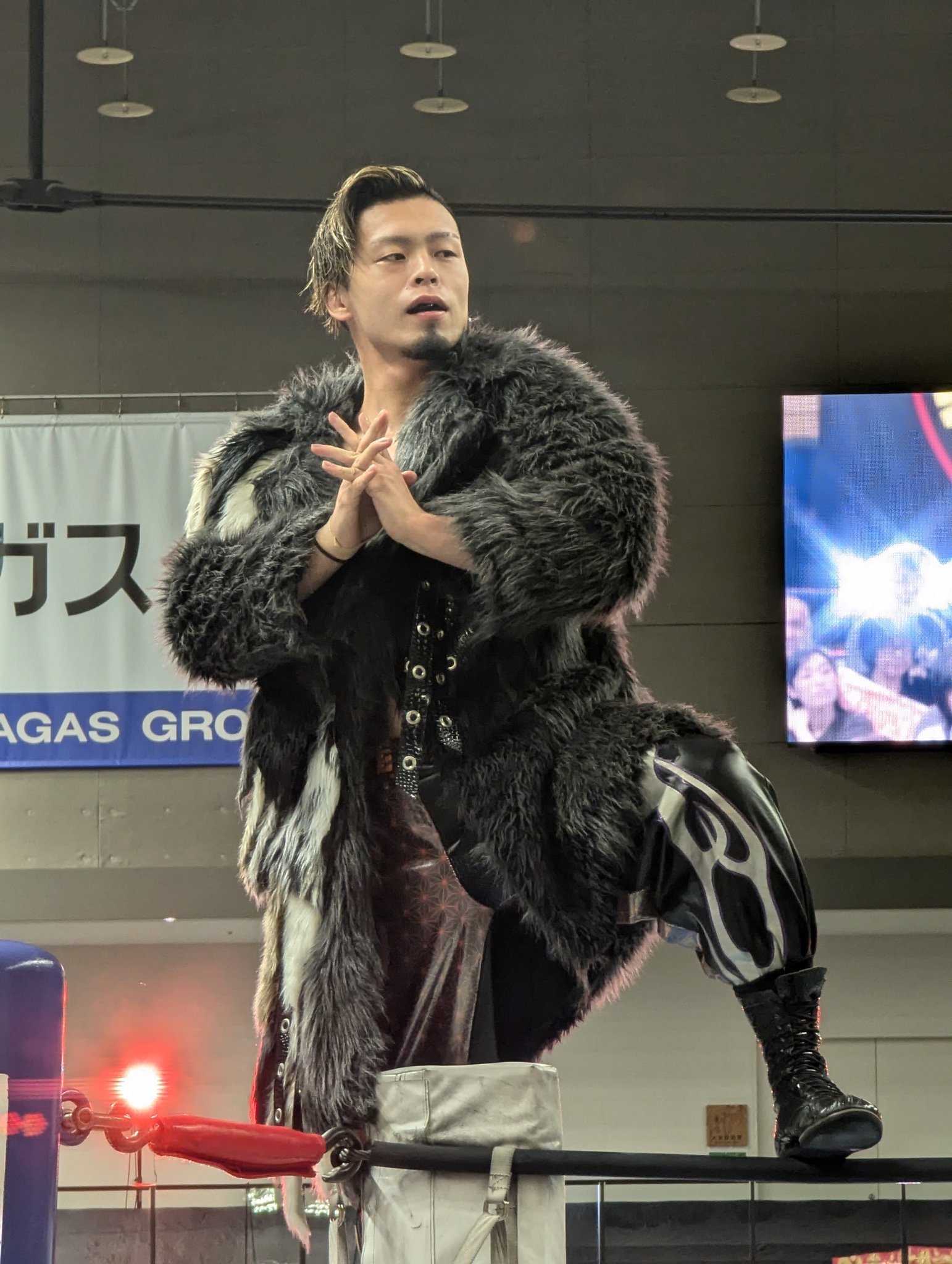 藤田晃生選手 アクリルスタンド GL2XplmbgAAhXEW.jpg