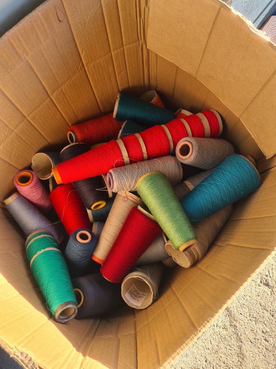 🩷♥️🩷 これで、何を編もうか。
#編み物 #アイルランド