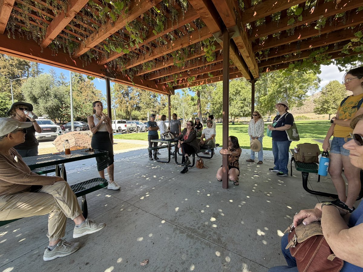 Airport2Park's tweet image. We are fortunate to be a part of the @rcdsmm Resource Conservation District of the Santa Monica Mountains Envionmental Educators orientation at Grape Arbor Park. Parks are for learning! #naturelearning #stem #science #nature #enviormentaleducation #naturespeaks