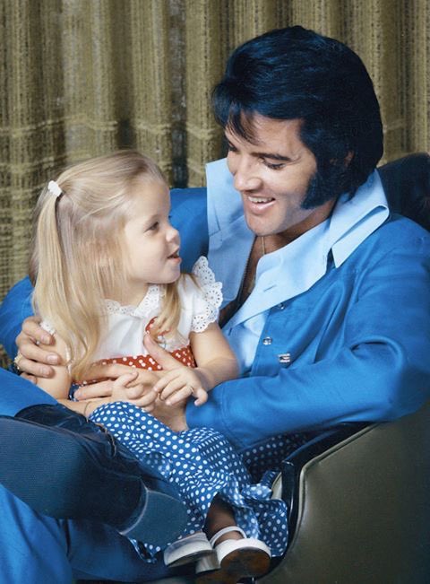 hrtbreakreality's tweet photo. There’s never any doubts that Lisa Marie was Elvis’ whole world 🥹💙 https://t.co/gNh5F7jLYp