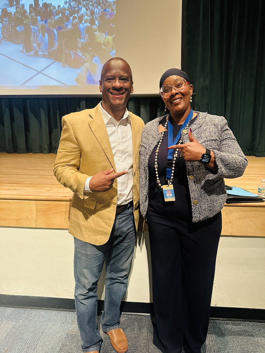 QuinteraParris's tweet image. It was good energy and great vibes at the CRO PTA Kick-off meeting for Principals and Presidents. Our amazing Reg. Sup. @MsSwainCRO set the tone about the power of parent engagement. Grateful for our @charlesdrewk8 PTSA President, Mr. Pigatt. #yourbestchoiceMDCPS