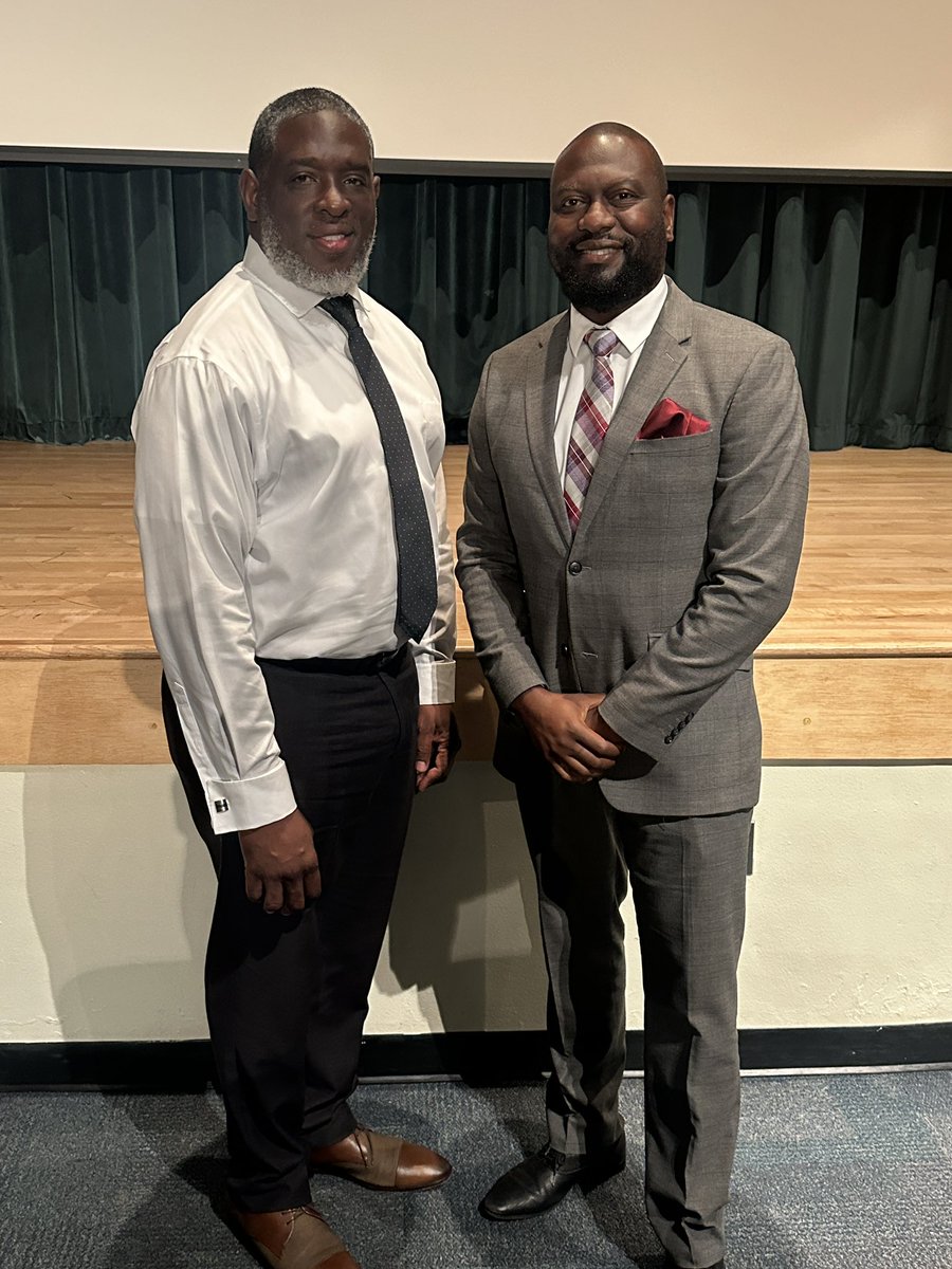 QuinteraParris's tweet image. It was good energy and great vibes at the CRO PTA Kick-off meeting for Principals and Presidents. Our amazing Reg. Sup. @MsSwainCRO set the tone about the power of parent engagement. Grateful for our @charlesdrewk8 PTSA President, Mr. Pigatt. #yourbestchoiceMDCPS