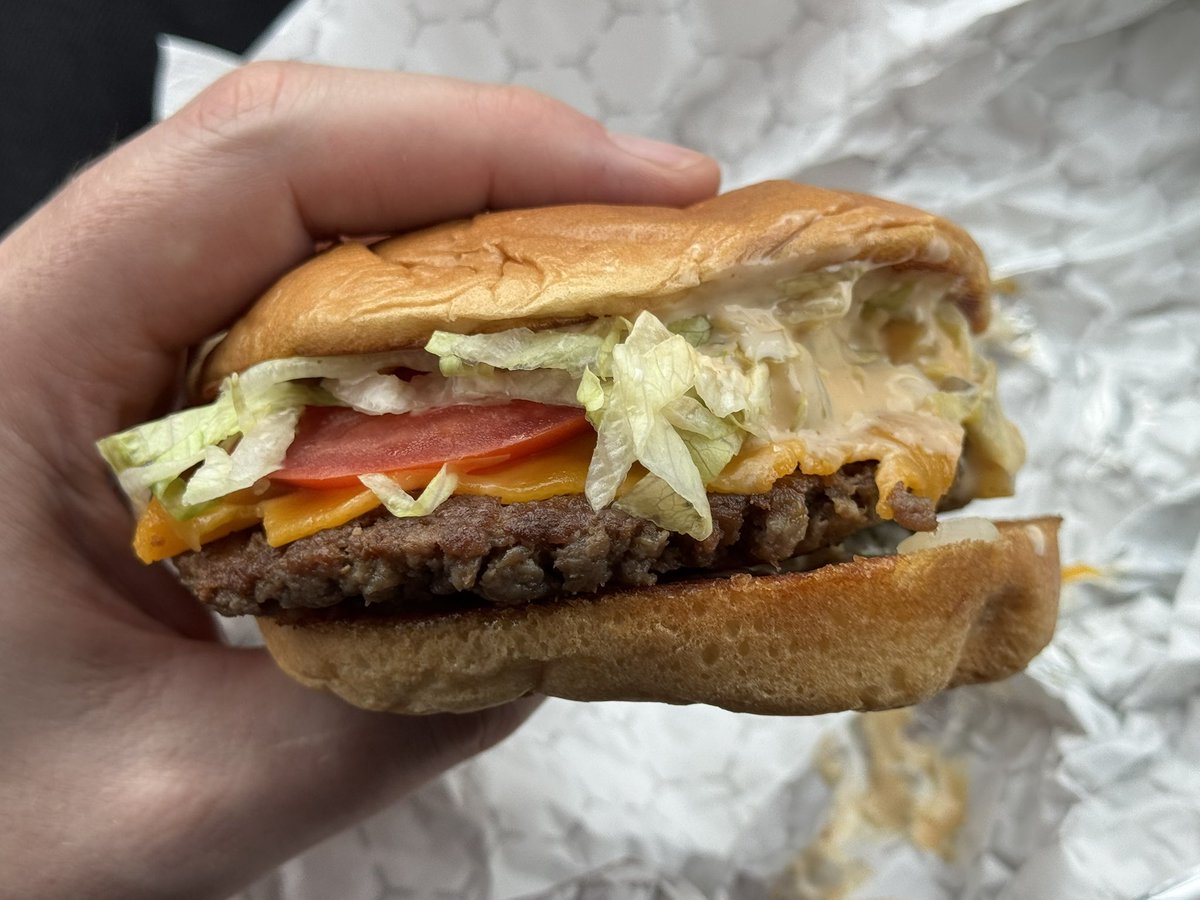 mikemasm's tweet image. The Vegan Jane Burger from Harry’s Charlebroiled Picton 🤤