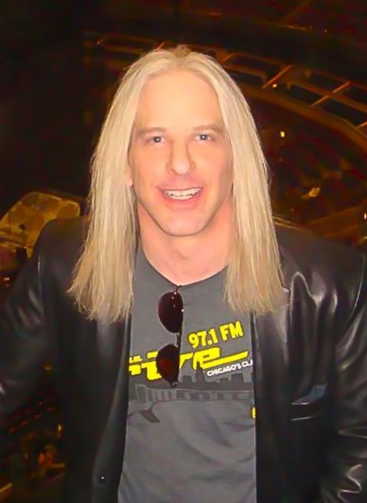 It's finally the weekend!! 🎉 Time to let your hair down and rock out with me 10am-2pm today on #Chicago's Classic Rock 97.1 The Drive! 🎶✊😃🎶

Full details:  tinyurl.com/mpdyd5ps