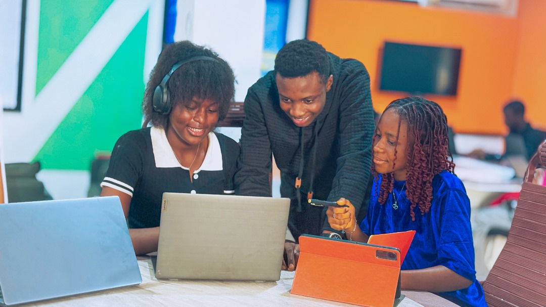 BildupAI's tweet photo. Launch your tech career with Bildup AI!
Master:
• Frontend development basic
• Backend development basic
• Software engineering (Fullstack)
• Data Science basic
💰 with flexible payment from as low as #1,500
Start today: https://t.co/o6xxZ4kS55
#TechinAfrica #BildupAI https://t.co/h567jIEEQJ