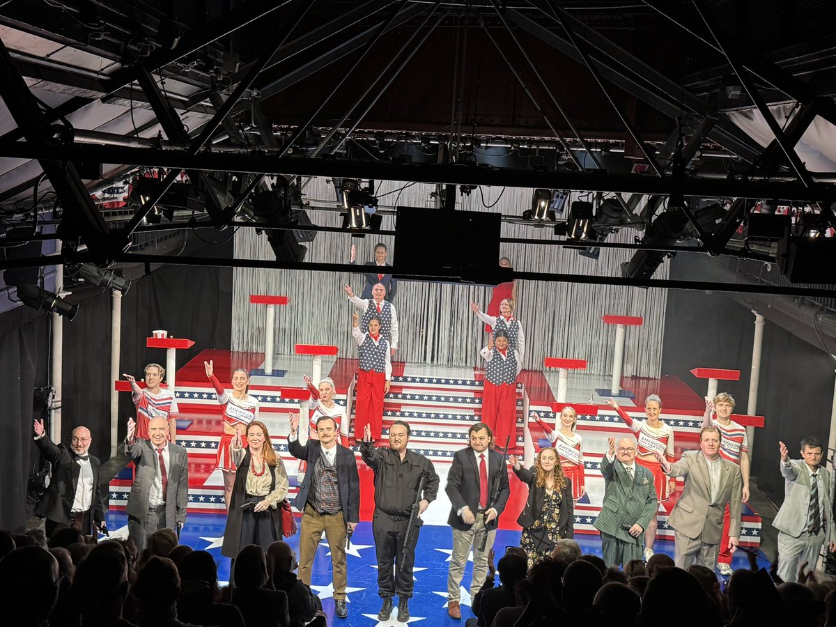 Masters of Ceremonies begin a conference offering a fresh viewpoint of deep rooted American history bringing to life the #Assassins who shot USA leaders Stylishly clever hugely entertaining Fantastic score, dark humorous lyrics Magnificent cast!
<a href="/sedos/">Sedos</a> <a href="/BridewellCentre/">Bridewell Theatre</a>