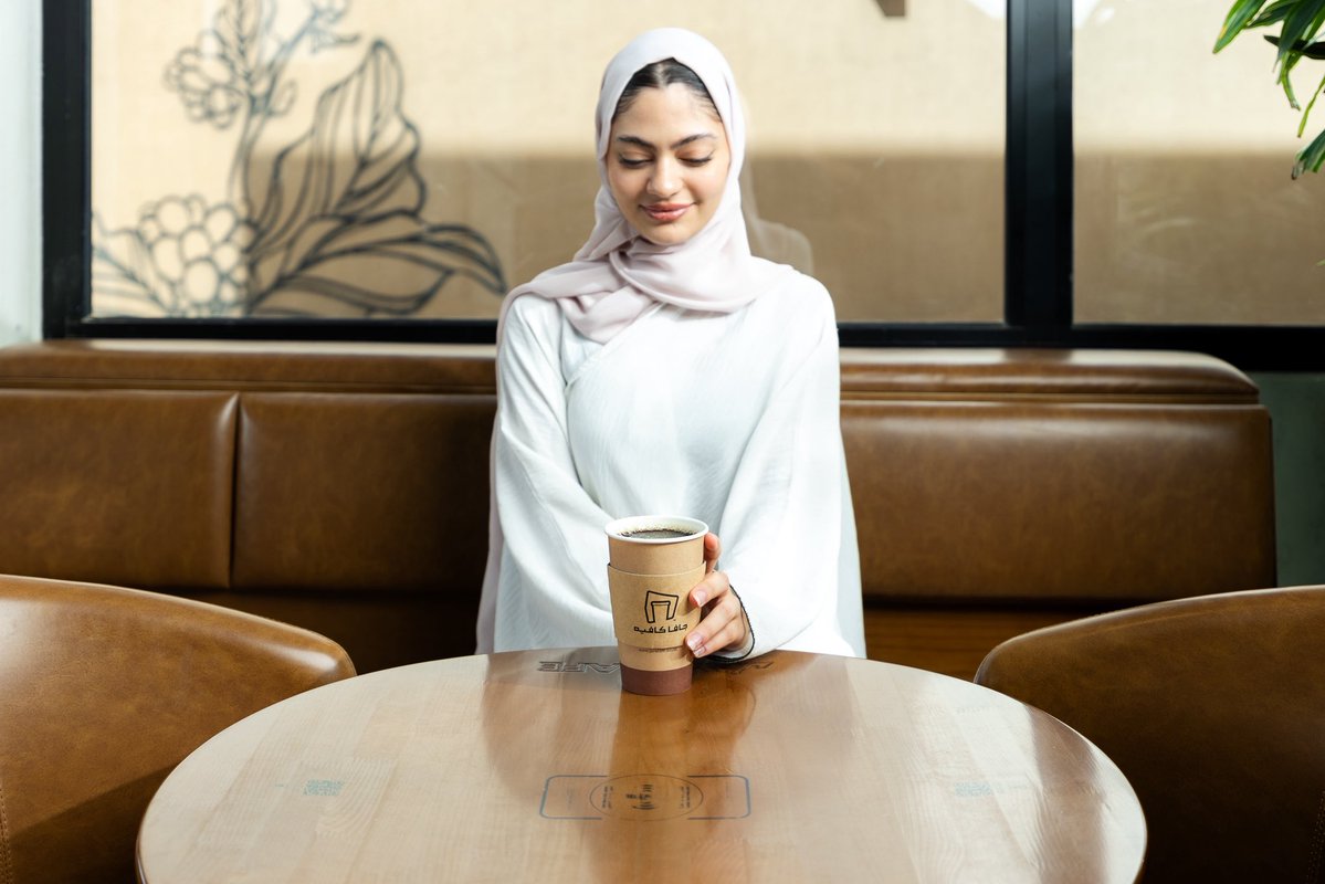 javacafeksa's tweet image. ☕ بهجة يومك وسعادته تبدأ بكوب قهوة من عندنا
#جافا_كافيه .. نكهة تليق بمزاجك😎🤎