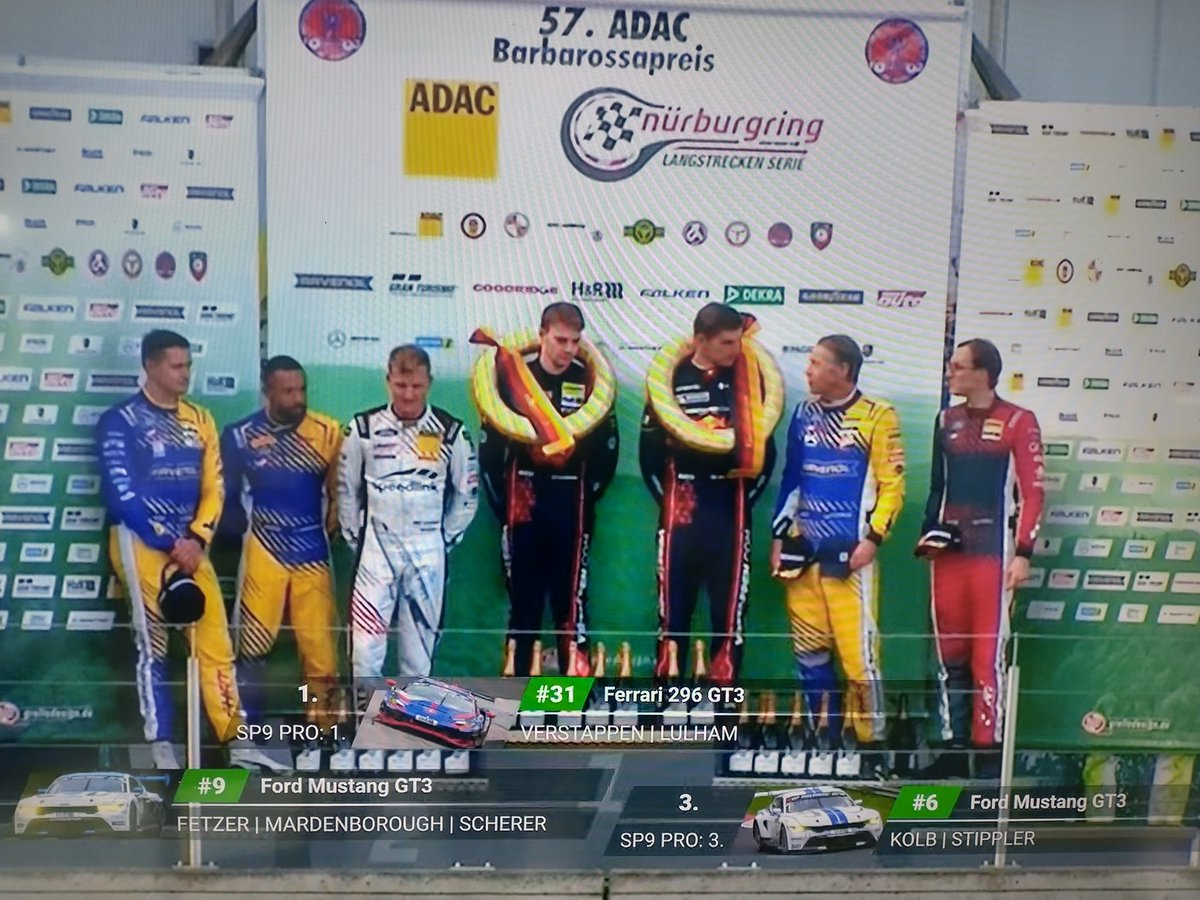 _nikoduarte's tweet image. Nurburgring: Em estreia na GT3 Max Verstapen vence com Ferrari.
O lendário circuito, conhecido como Inferno Verde tem 25Km de extensão e cada volta é percorrida em 8min.
Chris Lulham (britânico) companheiro de Max em Nurburgring pertence à equipe verstapen.com.