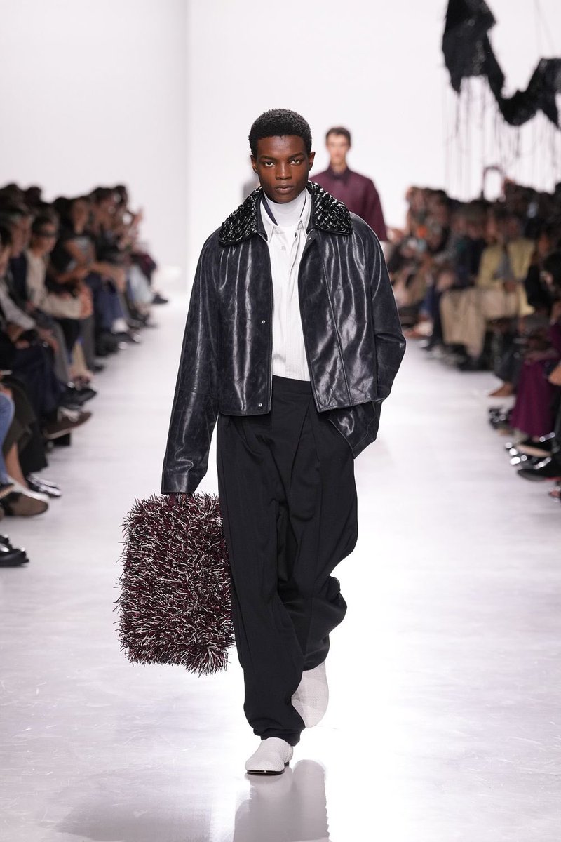 StreetFashion01's tweet image. Bottega Veneta SS26 By Louise Trotter!!