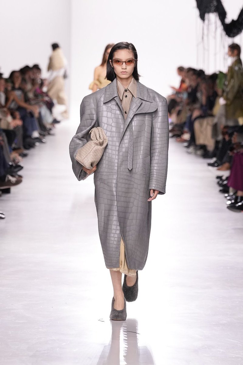 StreetFashion01's tweet image. Bottega Veneta SS26 By Louise Trotter!!