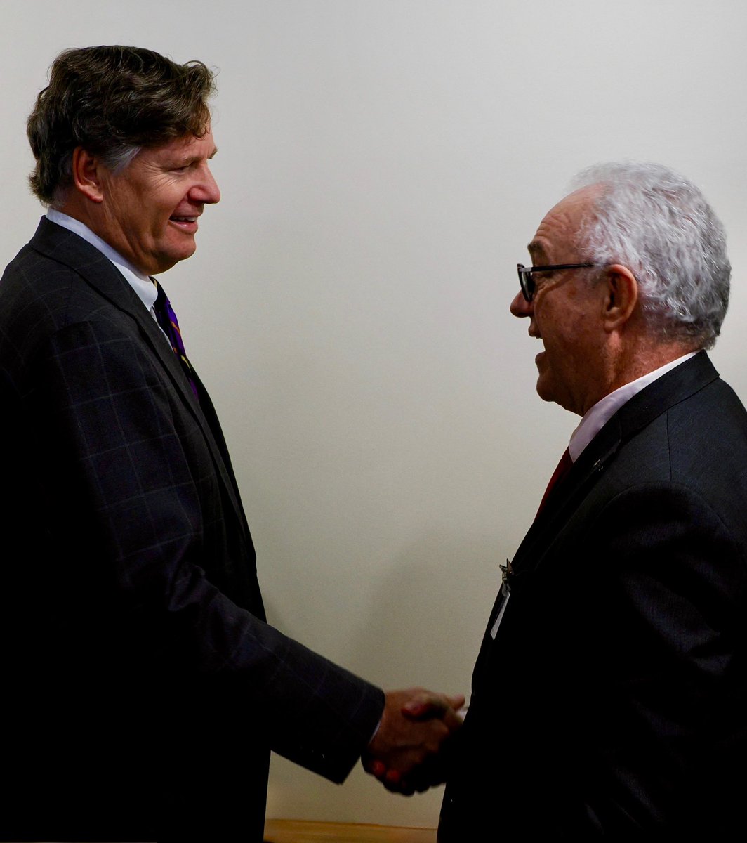 Christopher Landau tweet media