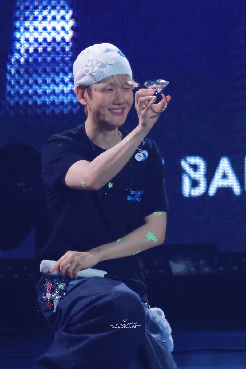 Luvst_09's tweet photo. 💍 나랑 결혼해 😆
#백현 #BAEKHYUN https://t.co/QeFlJRhG7t
