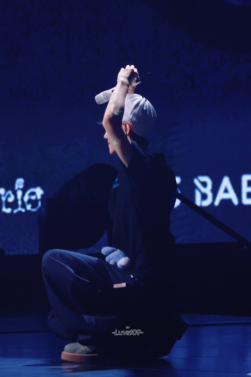 Luvst_09's tweet photo. 💍 나랑 결혼해 😆
#백현 #BAEKHYUN https://t.co/QeFlJRhG7t