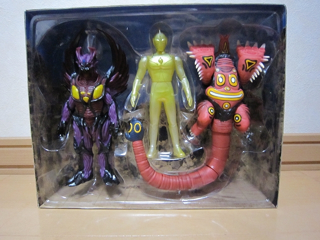 BANDAI 真の勇者セット ウルトラマンコスモス