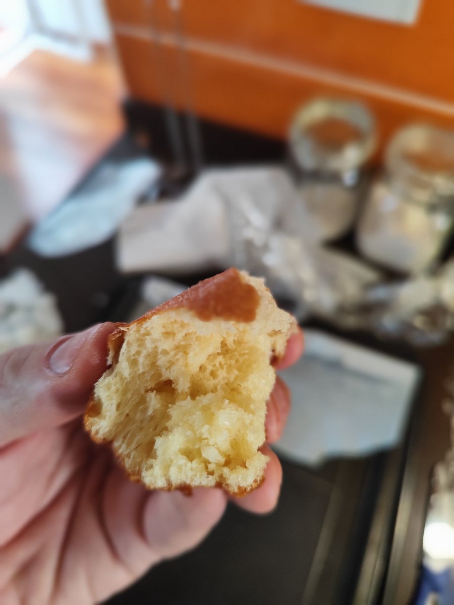AngeloBakeoff13's tweet image. Questa è l'ora della redenzione: da buon pugliese so friggere!!! 🥰🥰🥰

#BakeOffItalia #pastry #bomboloni #cake #pastrychef