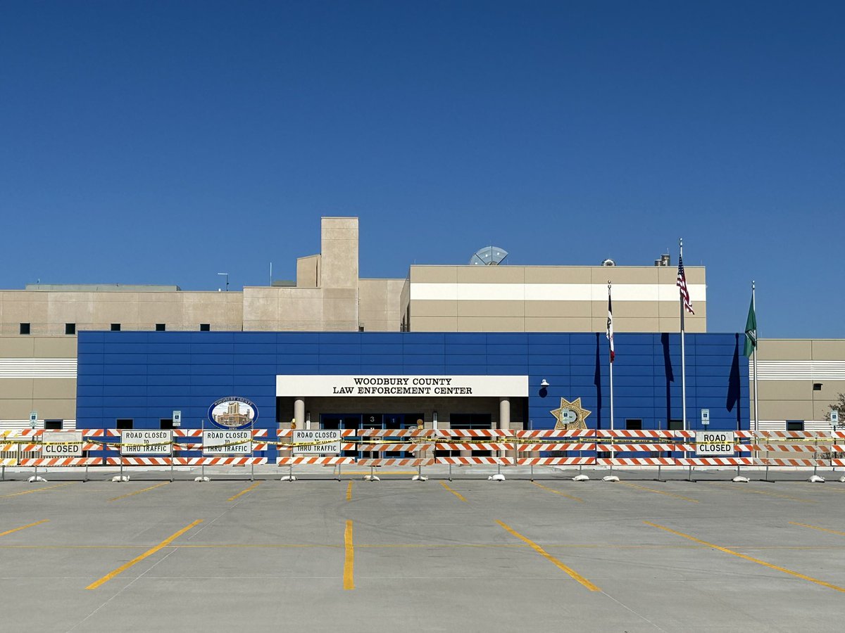 Out here at the Woodbury County Jail where Des Moines Superintendent Ian Roberts is being held after being detained by ICE on Friday. A protest is expected shortly and there are barricades in front of the building and multiple officers on the roof.