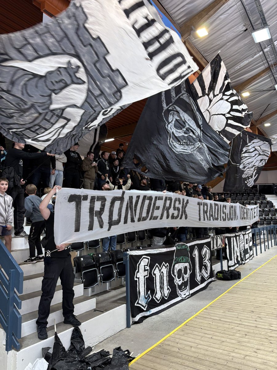 <a href="/Megafonmannen/">xMegafonmannen</a> Helt nydelig!