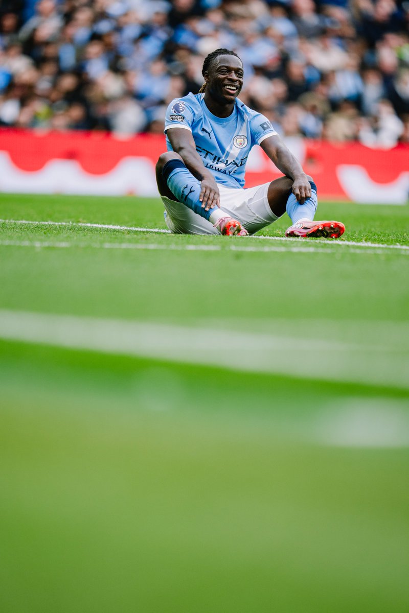 ManCityPT's tweet photo. 𝑪𝒓𝒂𝒒𝒖𝒆 🇧🇪⭐ https://t.co/M9i9YlIWR8