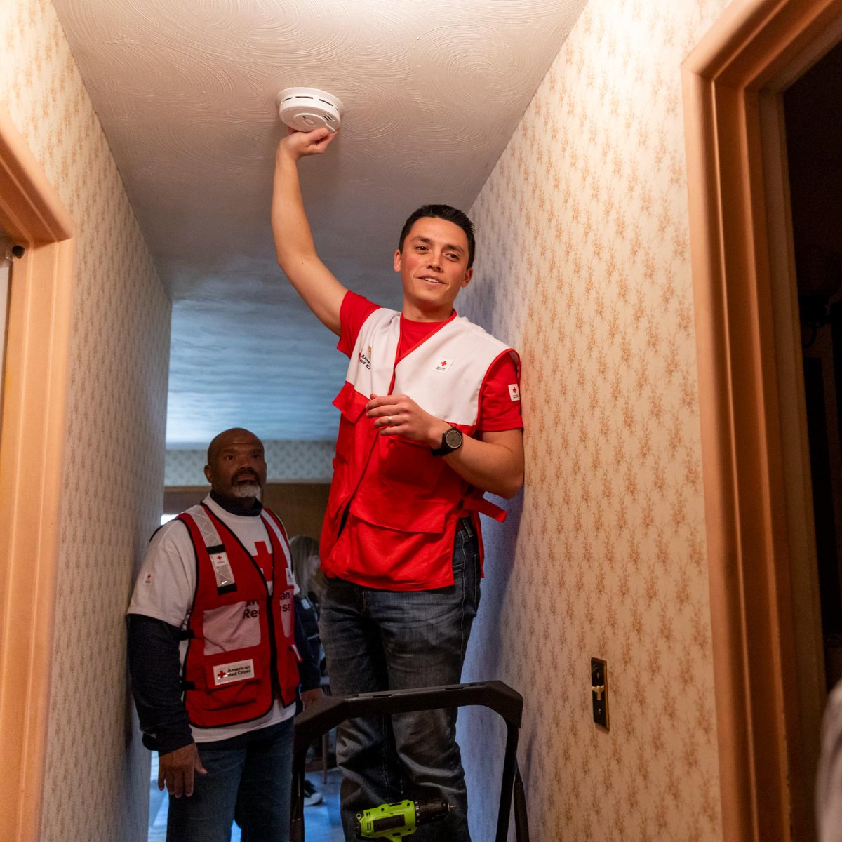Join us on Saturday, October 18th, for our National Sound the Alarm event, to help us keep our communities safe. 
⛑️ Ready to make a difference? Volunteer at rdcrss.org/3IrgNr1
⛑️ Need a smoke alarm installed? Call 210-582-1962 or visit rdcrss.org/3qKsboZ