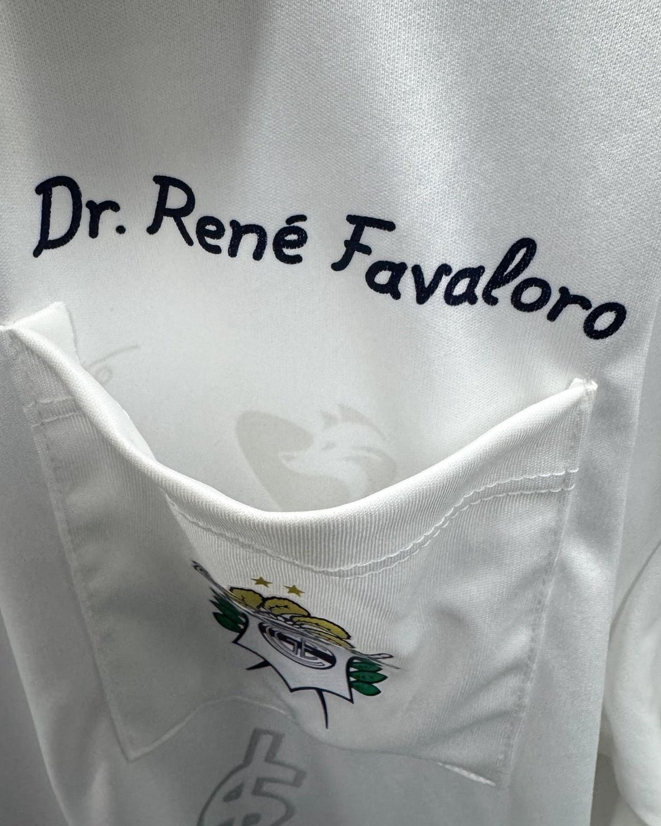 #GELP cambia medio equipo para recibir  a #RosarioCentral: Insfrán; Corbalán (x Pintado), Giampaoli, Suso, Silva Torrejón; Seoane, Di Biasi (x Conti),  Garayalde (x Max); Briasco (x Hurtado), Torres y Panaro (x Merlini).

Estrena camiseta en homenaje a René Favaloro