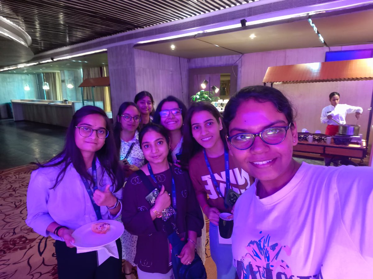 Shinuverma_'s tweet image. 💫 Attended Women in Web3 at @INBMOfficial — met amazing girls from @GirlLeadingTech like @laxmi_vijay30&amp;amp; Ritika and Neha👩‍💻✨
Such an inspiring experience! 🚀🙌
#Web3 #WomenInWeb3 #Girlsintech