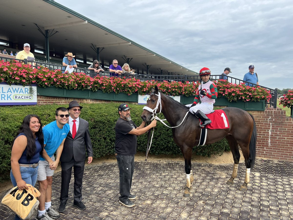 Megan Dero Halter tweet media