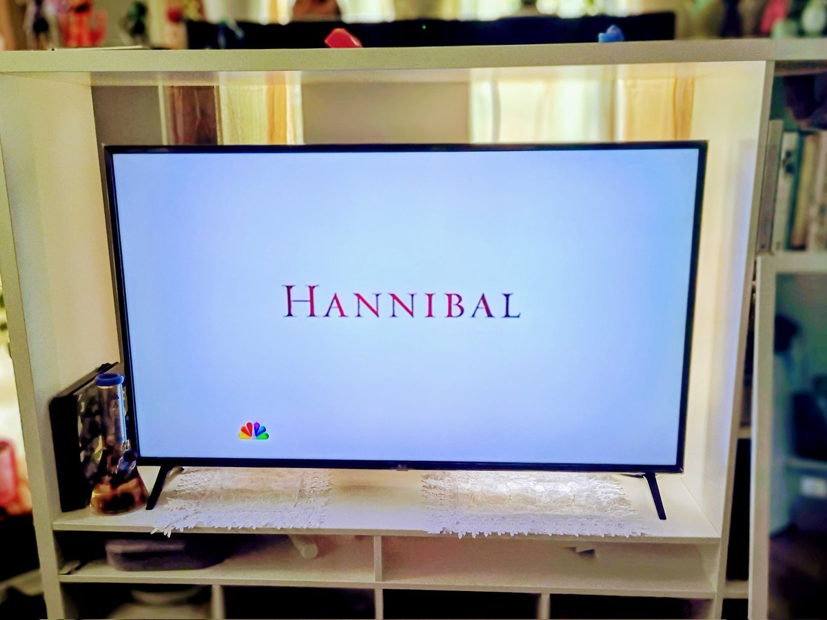 After nearly a 5 year break of dealing with lots of life changing stuff, now in a completely different country, I'm back to my Hannibal shit. And guess what, it still feels freaking amazing to do this rewatch. Like good old times. Love the show with all my heart ❤️