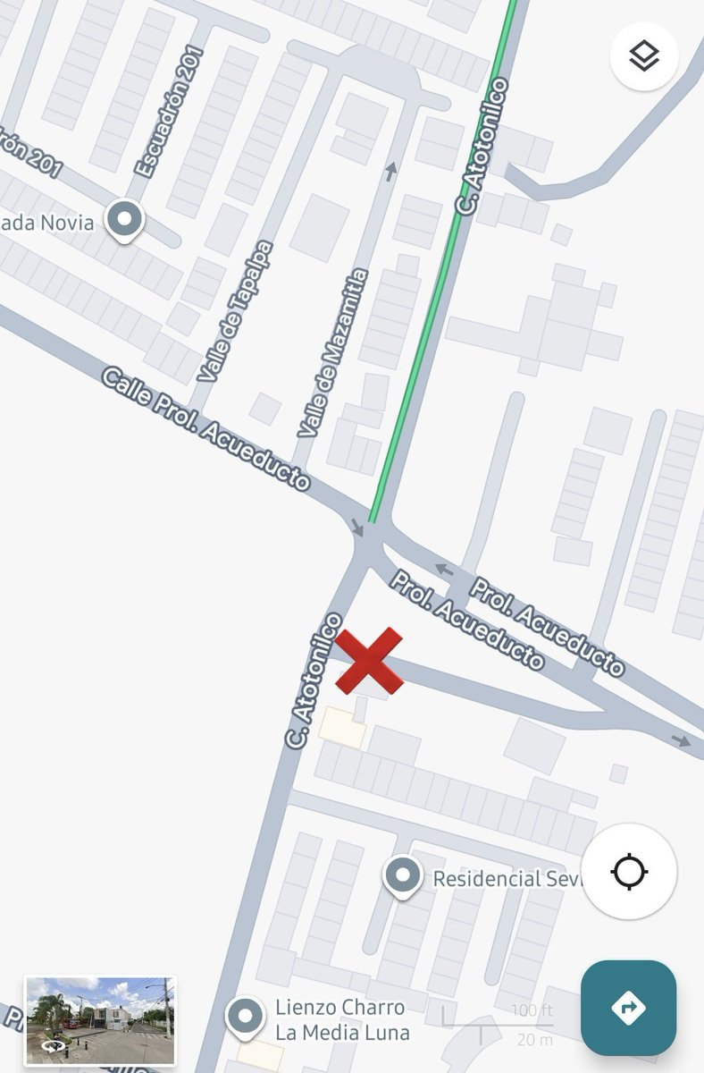 guztaveh's tweet photo. @siapagdl se acaba de hacer un socavón por una enorme fuga de agua, parece tubería grande por qué la calle ya está completamente inundada. Por favor apoyen por qué se están desperdiciando miles de litros de agua. Col. Nuevo México.. btw ya se fue un auto al socavón @Trafico_ZMG https://t.co/cRKWfNTRyh