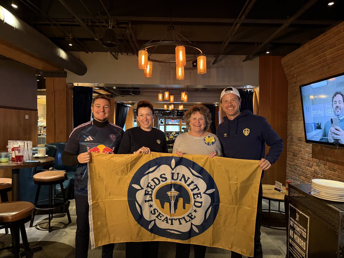 LUFCSeattle's tweet image. Another point added as we work to climb the table!

Grateful to @thepressbox_WA for opening this morning and serving up a delicious breakfast menu! And huge shout out to Rachel from @LaLeedsunited for joining our small, but mighty, group this morning!

#MOT #LUFC #LUFC