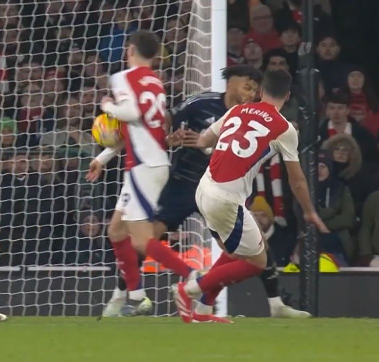 MemzAFC's tweet image. One of these was ruled out for handball.