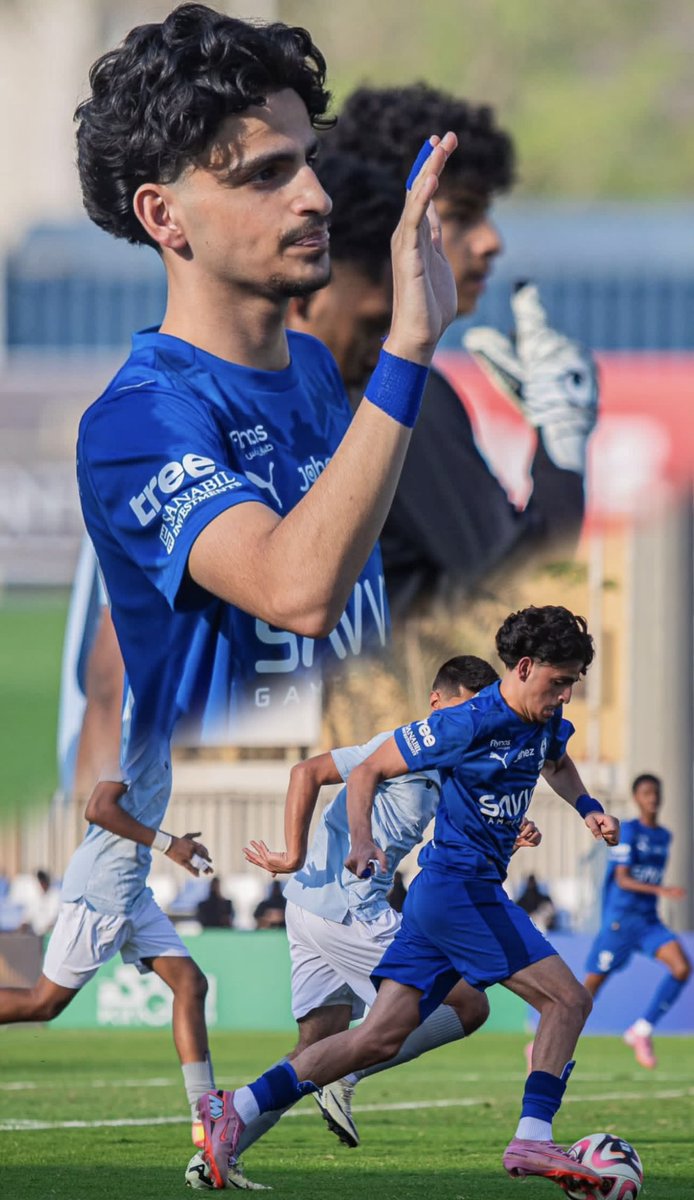 قائمة #هلال_21 شهدت انضمام واحد من أصغر اللاعبين عمراً ولكن بقيمة كبيرة ومستقبل واعد وهو المهاجم "ناصر السحيباني" مواليد 2008م بعمر (17 عام)، والذي برز مع فريق 16 عام بالموسم الماضي ومع فريق 15 و13 قبلها.

غداً سيواجه #الهلال نظيره "الوحدة" على ملعب نادي الهلال الرئيسي الساعة