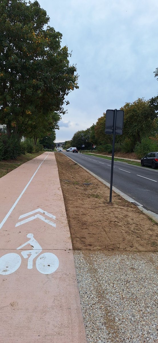 L’aménagement des espaces verts le long de la route des Lacs se poursuit. #Paysage <a href="/MA_Jamet/">Marc-Antoine JAMET</a> #Ville #Nouvelle #ValdeReuil