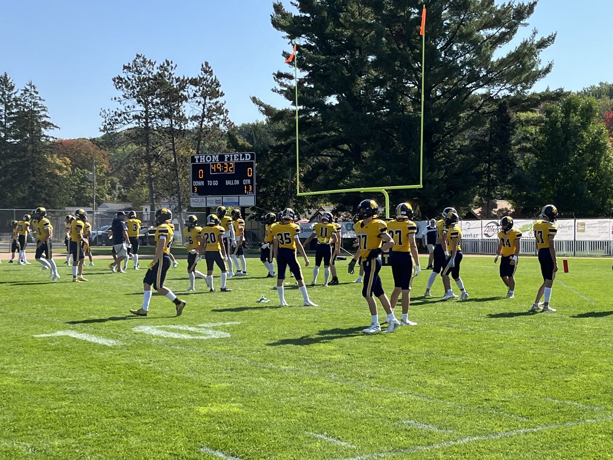 ChadHolmesWI's tweet image. Beautiful Saturday afternoon for football at Thom Field as Wausau West hosts Stevens Point.  Hear the game live on 98.9 WXCO, online at wxco.fm, mobile devices by searching WXCO and on the Civic Media app starting with the pregame at 12:35 pm.  #wisfb