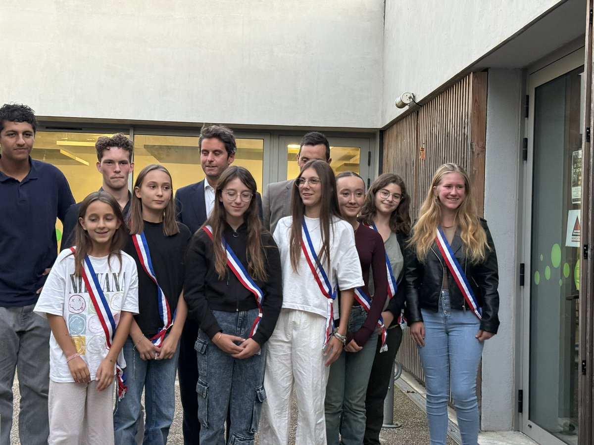 TimotheRodron's tweet image. Fin de 3 jours sur notre territoire pour Gabriel Attal ! À la rencontre des maires, des élus, des associations, des pêcheurs, des citoyens et des vignerons. 

Trois jours d’écoute et d’échanges pour construire ensemble l’avenir de notre territoire.