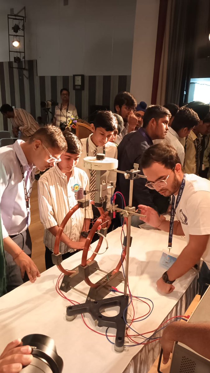 Students of various schools from around the region visited us on the 19th Foundation day of <a href="/IiserMohali/">IISER Mohali</a> and curiously explored physics demos regarding different topics : Electricity and Magnetism, Biophysics, Quartz based Biosensor, pattern formation in magnetic suspension.