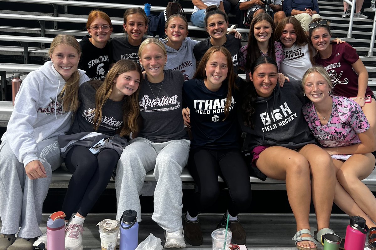 #supportthegame🏑- BHflockey out in full 👀Ithaca alum Maggie Lansley#15 🆚Union