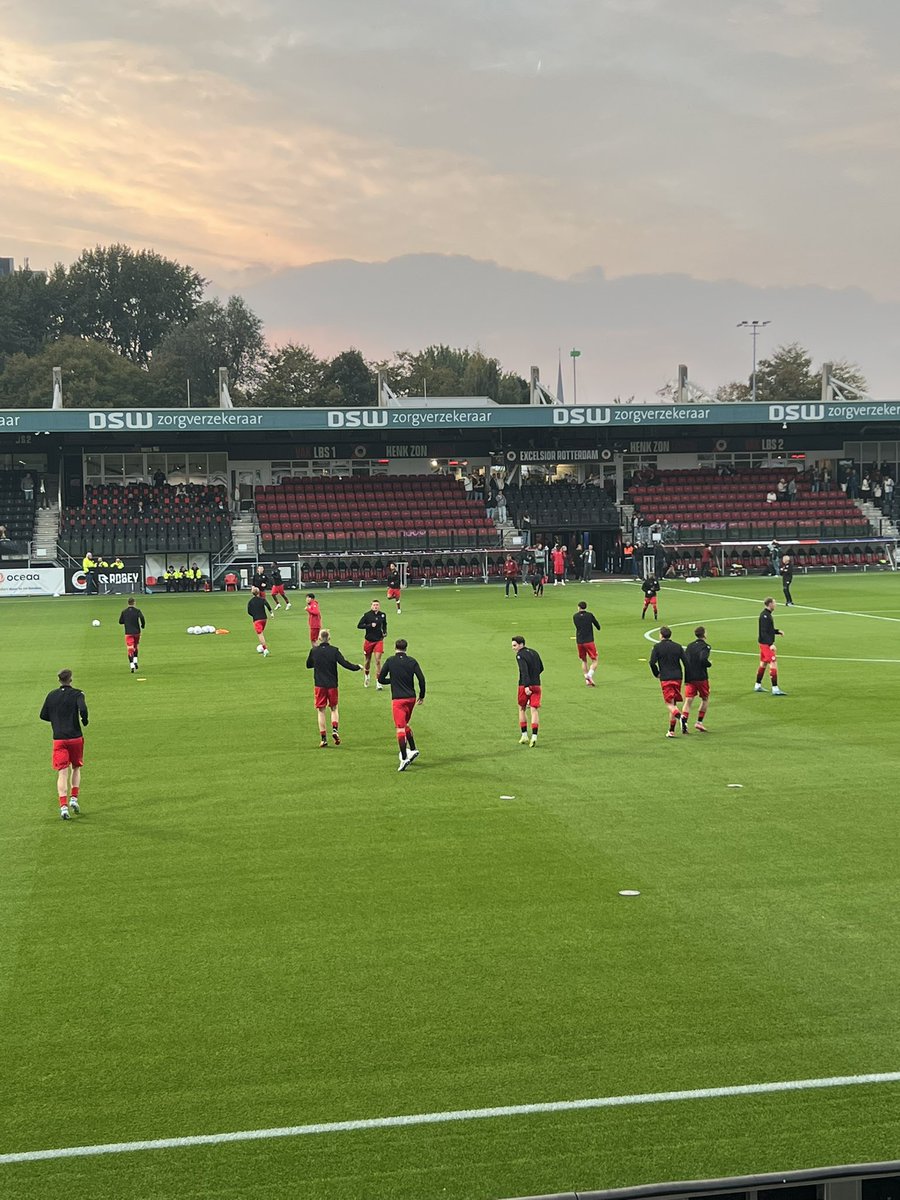 Ik de startblok voor een mooie wedstrijd. <a href="/excelsiorrdam/">Excelsior Rotterdam</a> strijden en winnen!