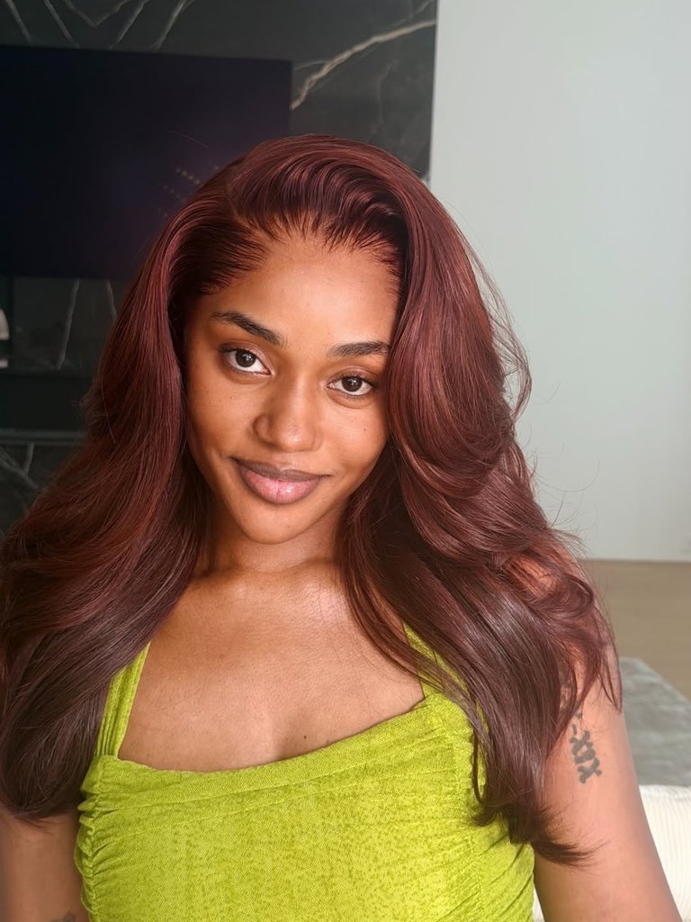 Davido’s wife, Chioma in new pictures 📸 💚