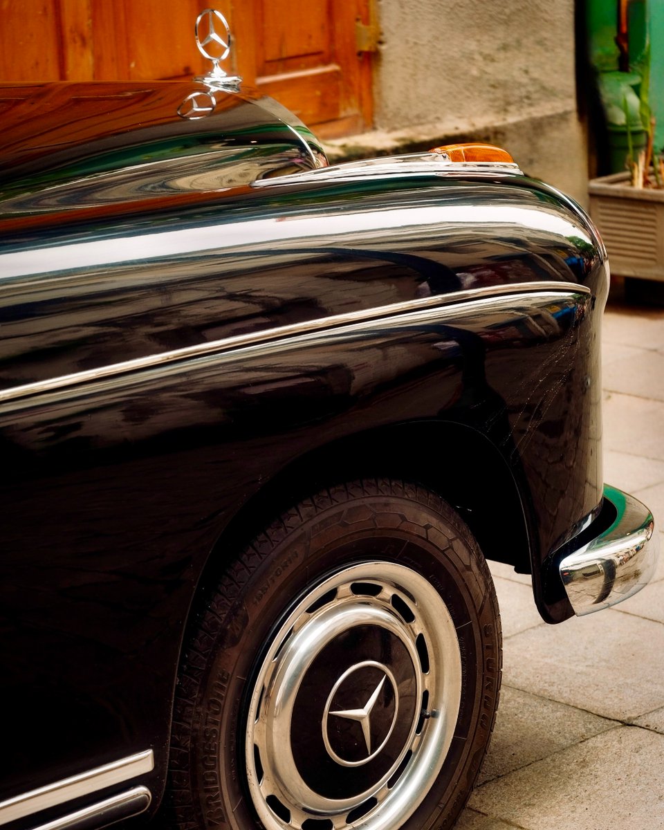 MercedesBenzInd's tweet photo. What Sunday drives were made for. Mercedes-Benz 220S Ponton.

📷 Nitish Pandey

#WeekendwithMercedes #MercedesBenzIndia

Disclaimer: Accessories, colors and fitments shown may not be part of standard specification. Please read the brochure. https://t.co/dypTo795an