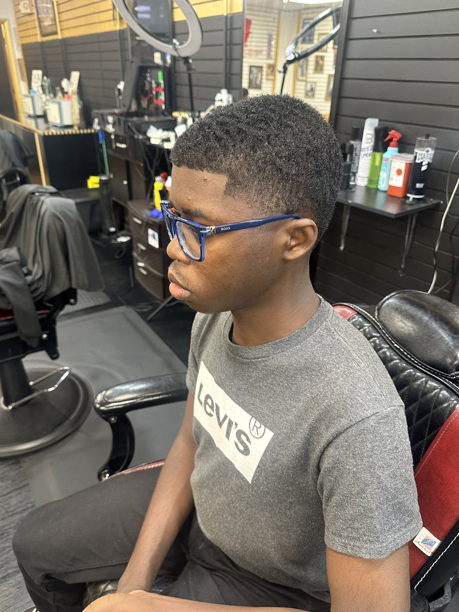 Shadyy8k's tweet photo. New Barber Located in Landover,MD 

Booking link > https://t.co/0O4NvDJ7bu https://t.co/v42IMiHmd5