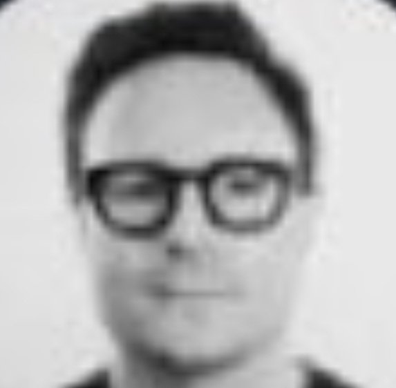 KingKaranCrypto's tweet image. โ ๏ธ WARNING: This pic of @HugoPhilion is cursed.
Looking directly at it may cause uncontrollable urges to buy more $FLR.