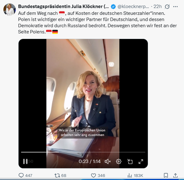 Sie hat sich offenbar zu ausgiebig mit Regenbogenflaggen befasst. Jedenfalls postet Bundestagspräsidentin Klöckner die indonesische Flagge auf ihrer Reise nach Polen. Sehr peinlich!