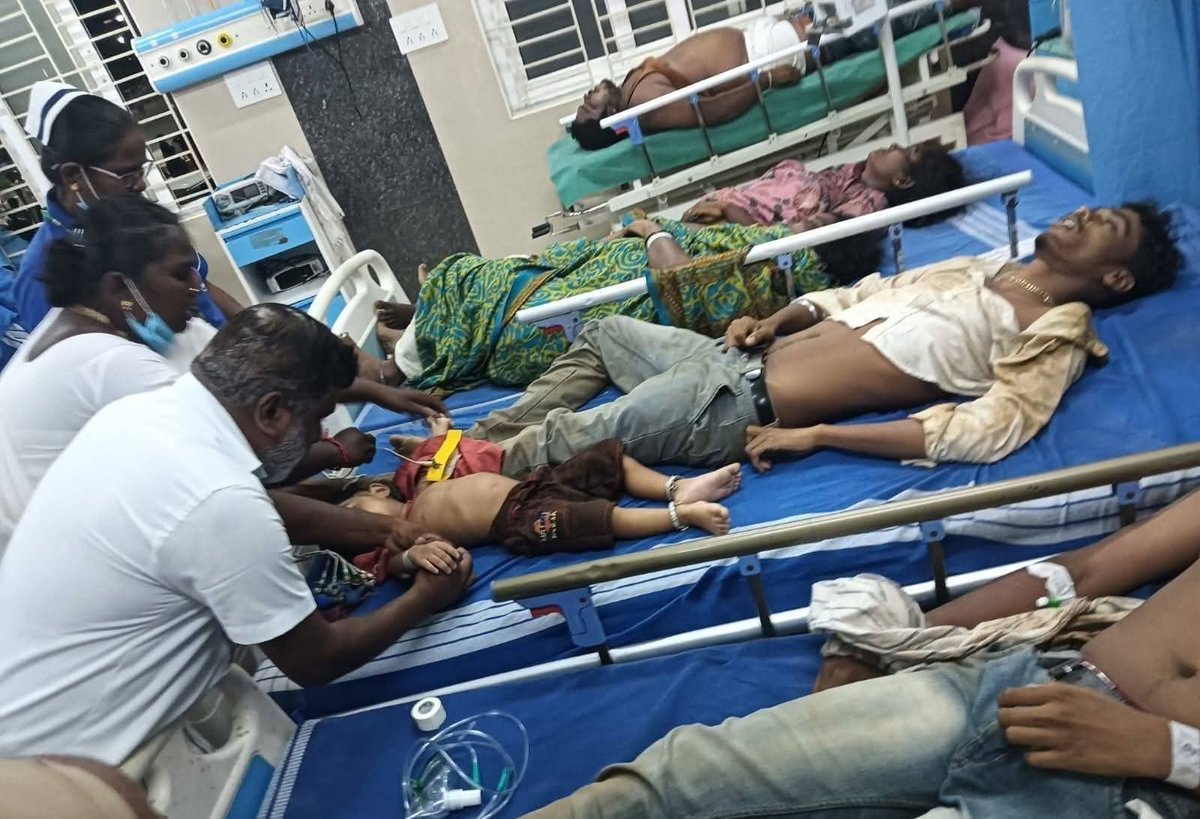 srinathdigits's tweet image. இதுவரை 36 உயிர்கள், என்ன என்ன கனவோடு வந்தார்களோ, கனவில் இருக்கும் கூத்தாடி கூட்டம்

மாறுங்கள்.. மாற வழிவிடுங்கள்.. இதுவரையில் நடந்தது போதும், ஈழம் அதிலிருந்தே இன்னும் வெளிவர முடியவில்லை.. அதற்குள் எத்தனை விடயங்கள்